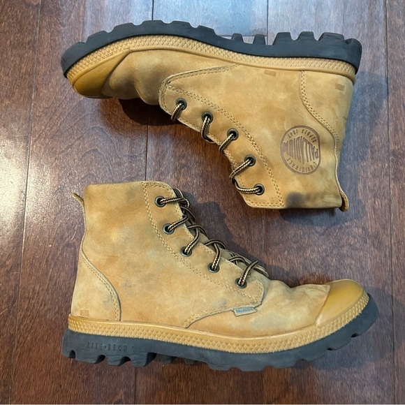 Palladium Women’s  Waterproof Gold Tan Lace-Up Boots, Soft Suede Size 7.5 - Picture 1 of 16